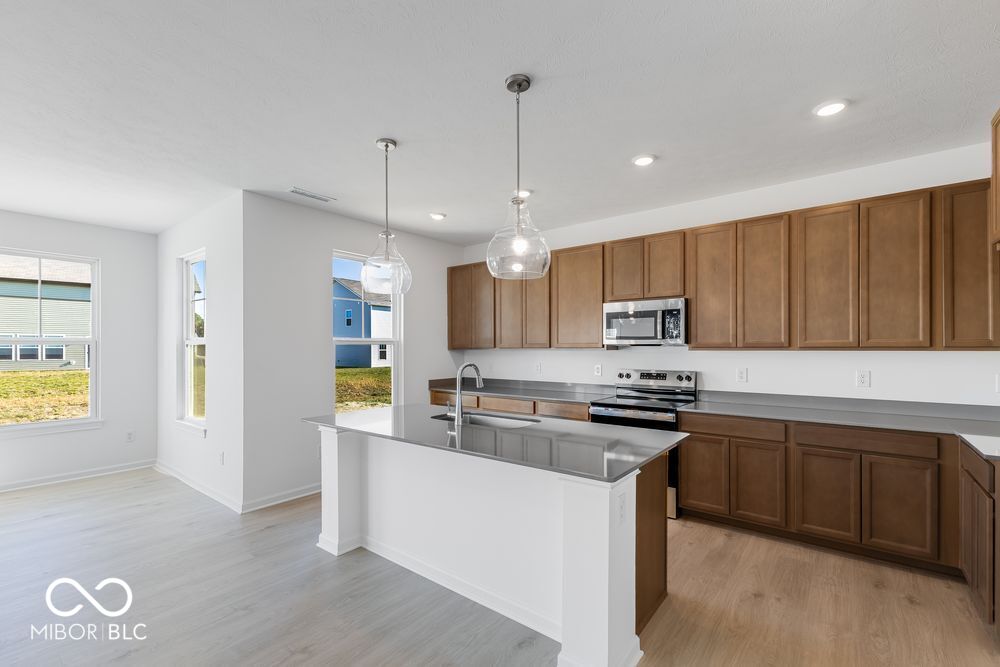 292 Commodore Drive Pittsboro, IN 46167 - Photo 8 of 43