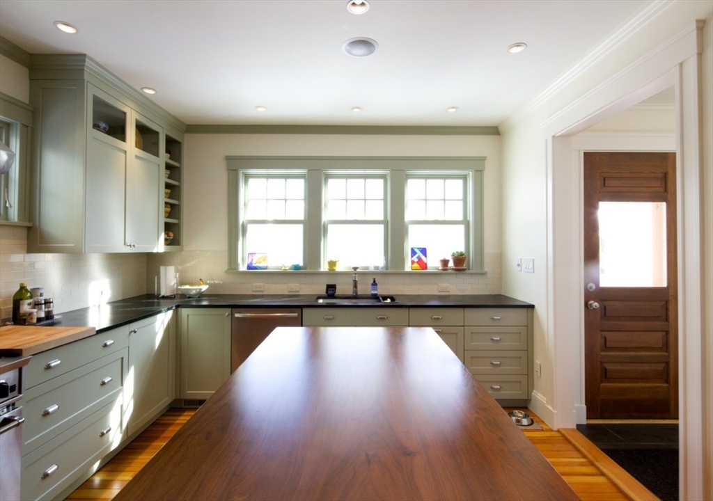 77 Highland Road Somerville, MA 02144 - Photo 4 of 25