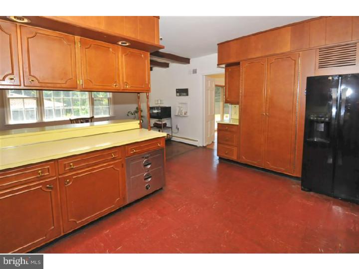 1821 Paper Mill Road Jenkintown, PA 19046 - Photo 11 of 22 Kitchen