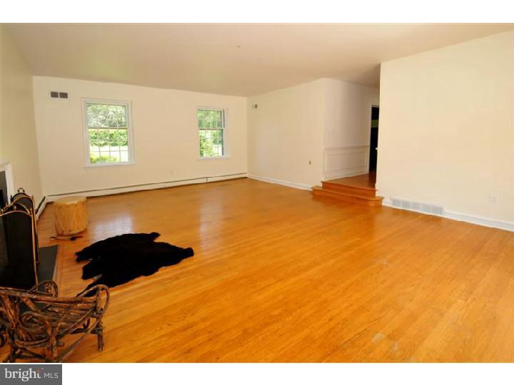 1821 Paper Mill Road Jenkintown, PA 19046 - Photo 4 of 22 Living Room