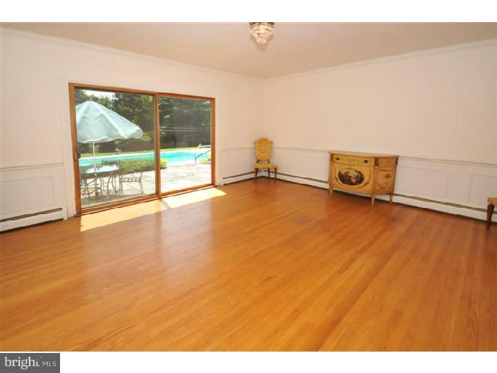 1821 Paper Mill Road Jenkintown, PA 19046 - Photo 5 of 22 Living Room