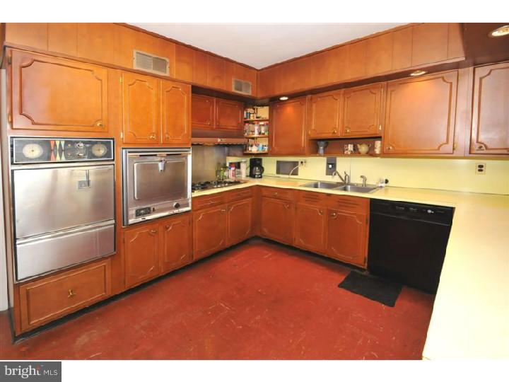 1821 Paper Mill Road Jenkintown, PA 19046 - Photo 9 of 22 Kitchen