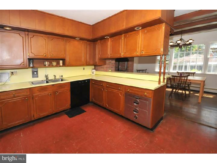 1821 Paper Mill Road Jenkintown, PA 19046 - Photo 10 of 22 Kitchen