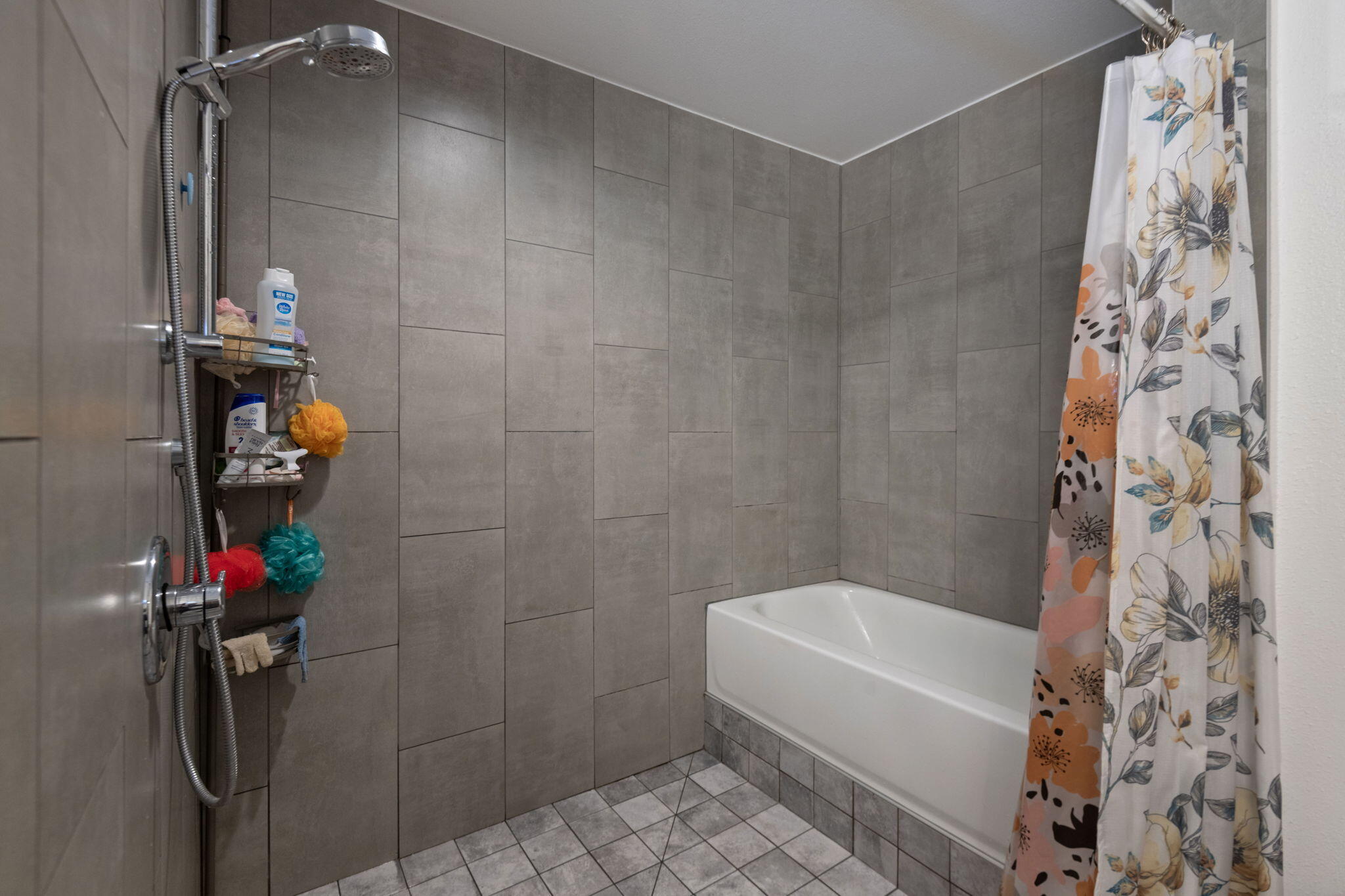 2934 Northeast Wells Acres Road Bend, OR 97701 - Photo 14 of 24 Wet-Room Style Bath with Soaking Tub