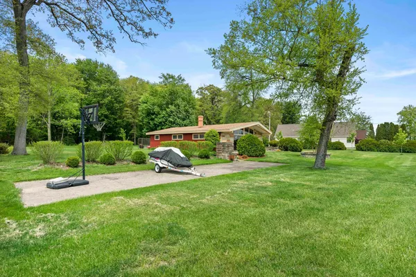 $1,195,000 | 5100 South County Road 210, Knox, IN 46534