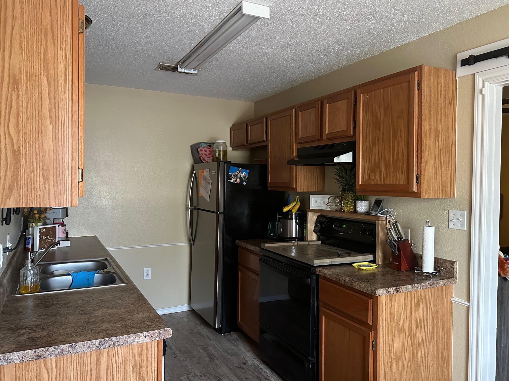 4304 East 63rd Street Lubbock, TX 79403 - Photo 7 of 14 KITCHEN