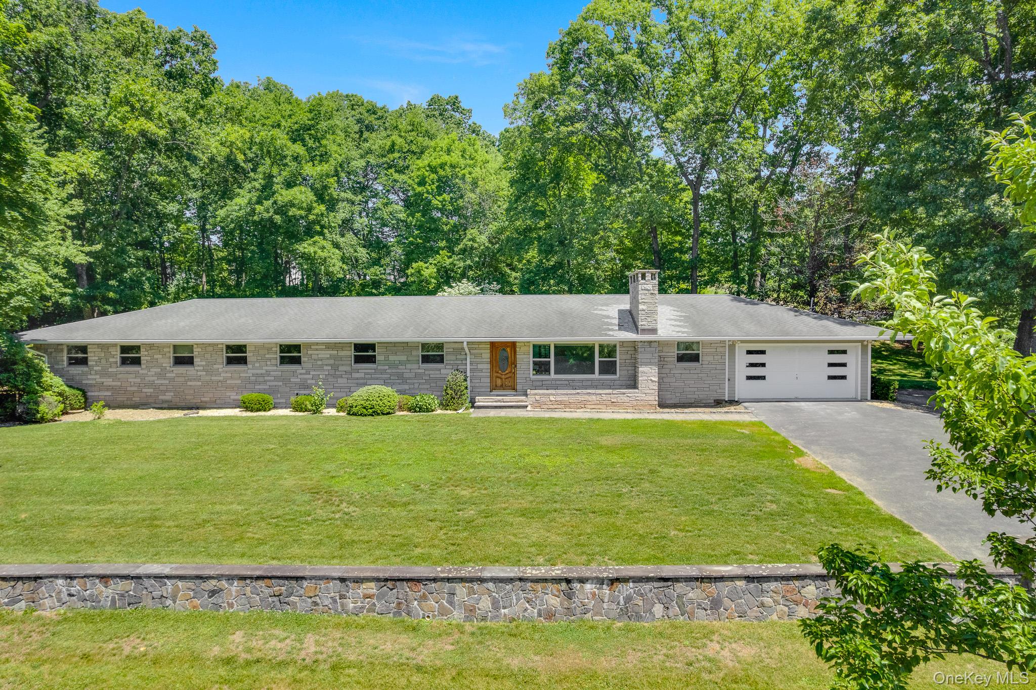 21 Vail Road Poughkeepsie, NY 12603 - Photo 2 of 43