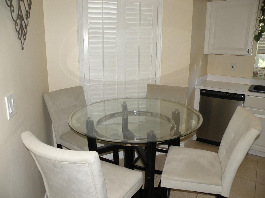 21116 Vía Solano Boca Raton, FL 33433 - Photo 11 of 39 EAT IN KITCHEN