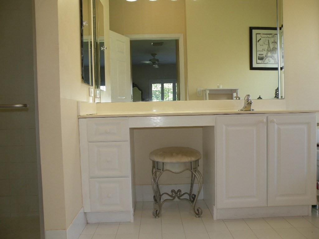 21116 Vía Solano Boca Raton, FL 33433 - Photo 17 of 39 PRIMARY BATHROOM