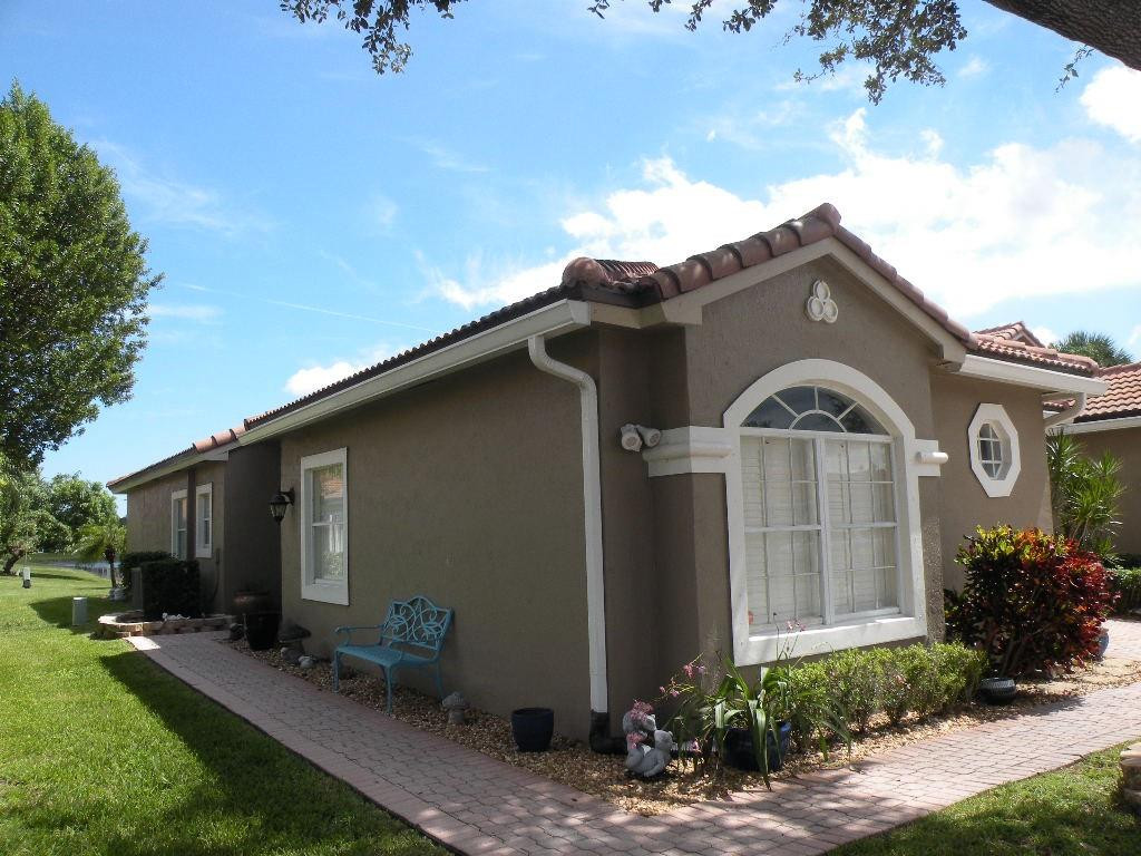 21116 Vía Solano Boca Raton, FL 33433 - Photo 2 of 39 SIDE VIEW