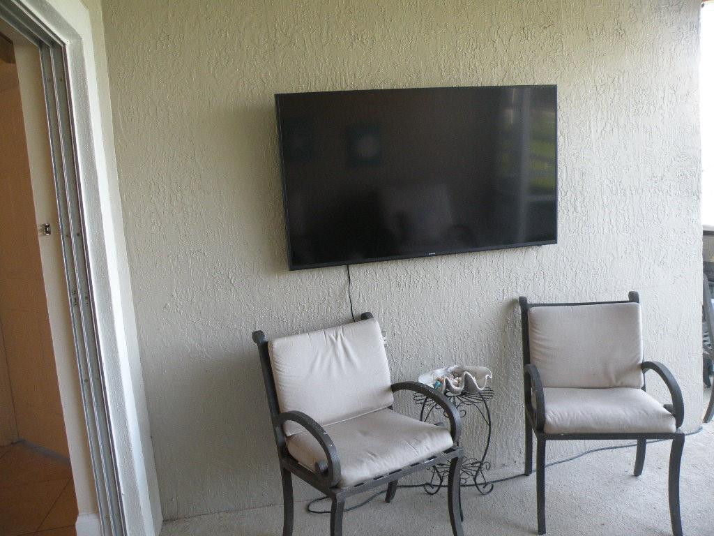 21116 Vía Solano Boca Raton, FL 33433 - Photo 33 of 39 SCREENED PATIO