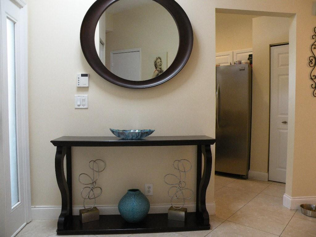 21116 Vía Solano Boca Raton, FL 33433 - Photo 7 of 39 FOYER
