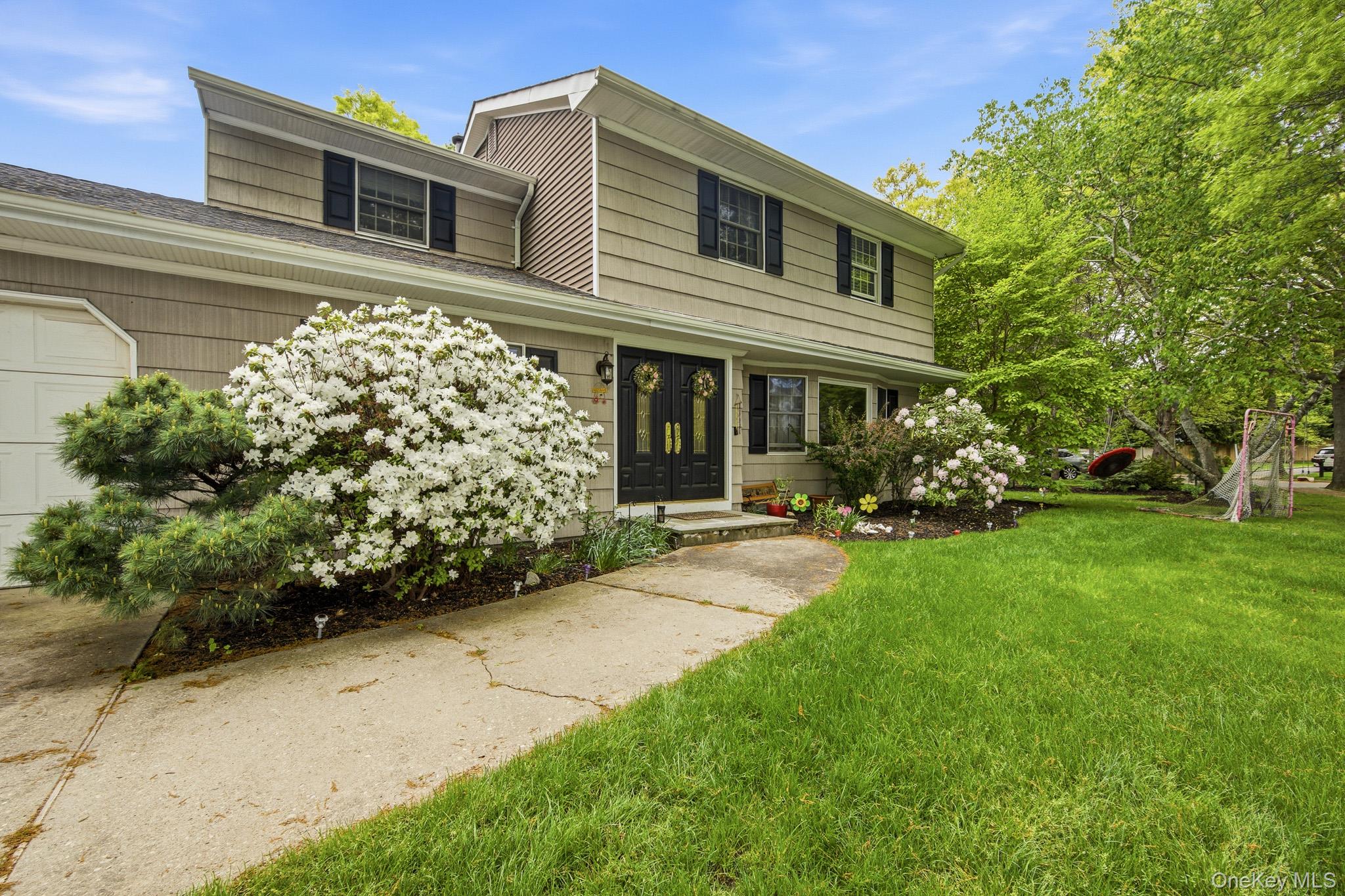 6 Frost Pond Road Greenlawn, NY 11740 - Photo 2 of 47
