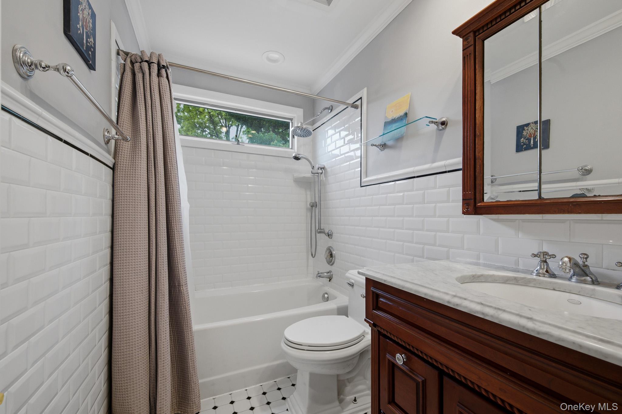 6 Frost Pond Road Greenlawn, NY 11740 - Photo 24 of 47