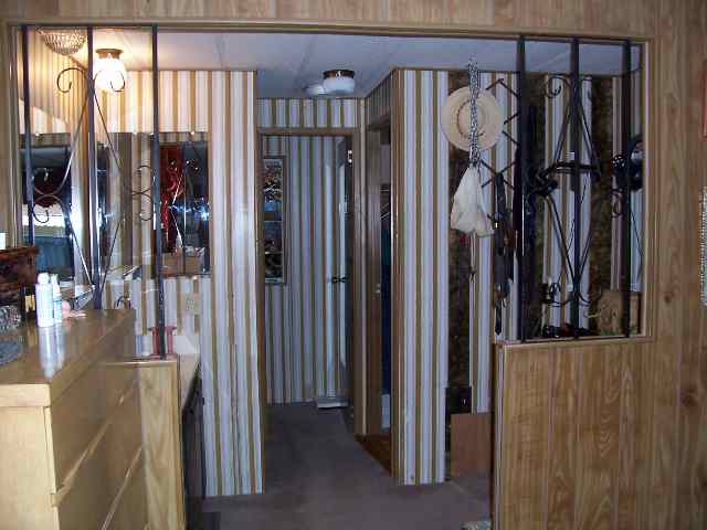 4202 East Lane Park Road, Unit 5 Mead, WA 99021 - Photo 3 of 5
