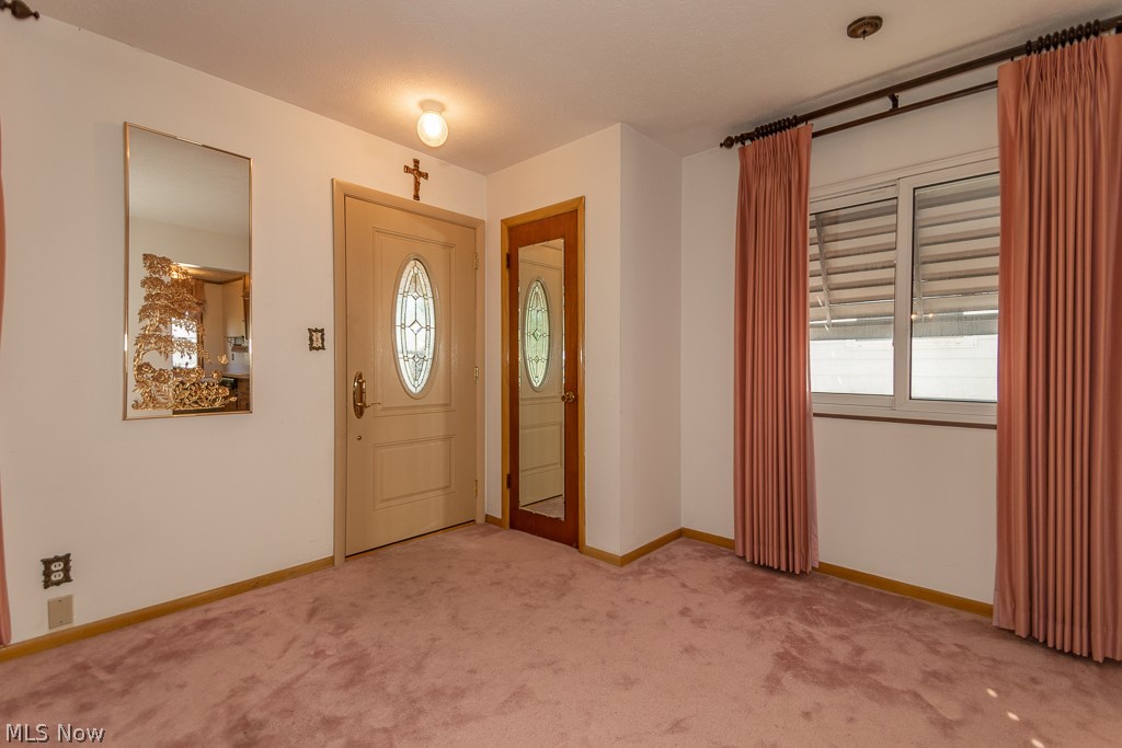 29975 Regent Road Wickliffe, OH 44092 - Photo 6 of 29 Dining area