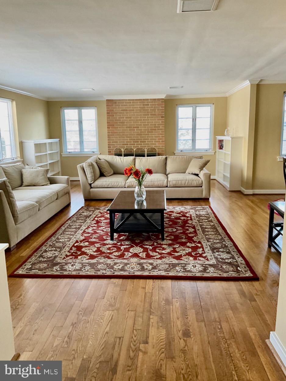 137 Poplar Avenue Wayne, PA 19087 - Photo 3 of 13 Living Area