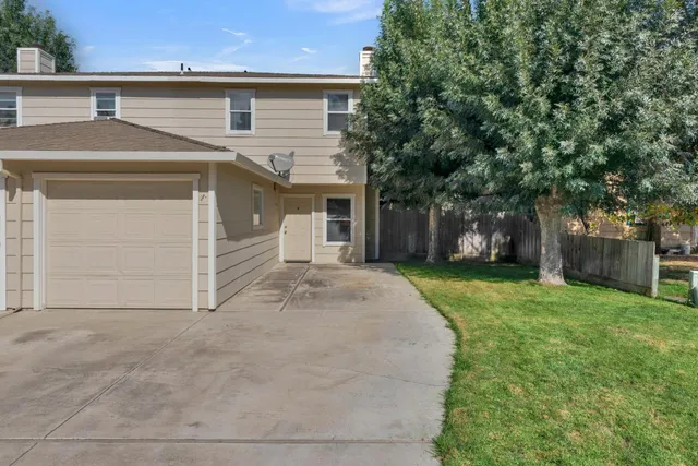 $419,000 | 310 Mustang Court, Unit D, King City, CA 93930