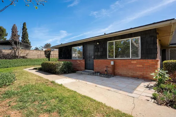 $389,000 | 12167 Wintercrest Drive, Unit 1, Lakeside, CA 92040