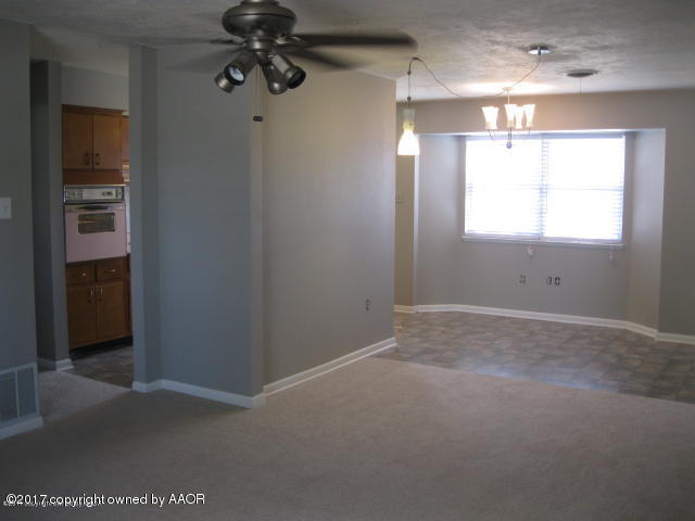 2601 Darrell Avenue Amarillo, TX 79110 - Photo 3 of 4 darrell living