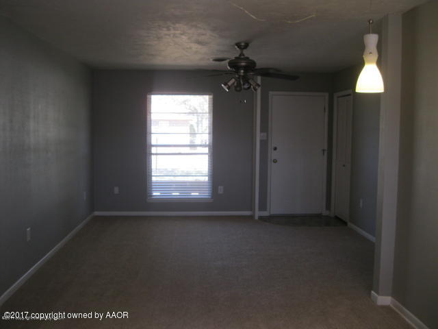 2601 Darrell Avenue Amarillo, TX 79110 - Photo 4 of 4 darrell living2