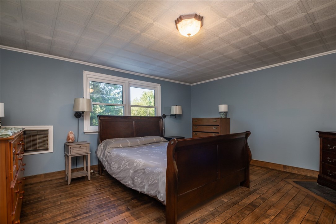 962 Martin Road Henrietta, NY 14586 - Photo 26 of 50 2nd floor bedroom