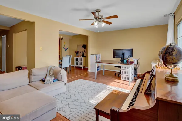 $2,900 | 6389 Fenestra Court, Unit 111C, Burke, VA 22015