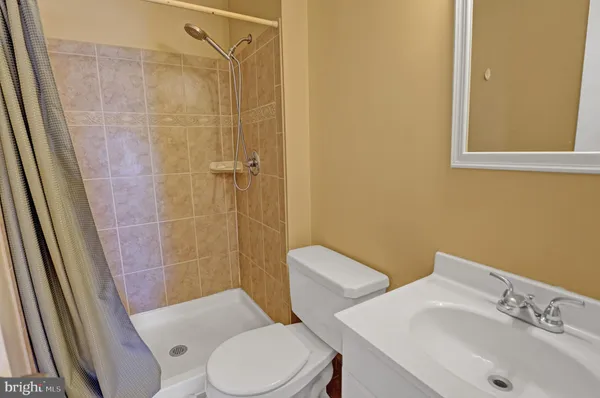 $2,900 | 6389 Fenestra Court, Unit 111C, Burke, VA 22015