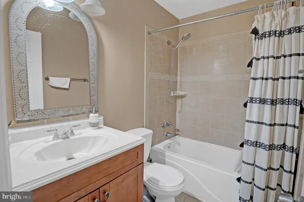 $2,900 | 6389 Fenestra Court, Unit 111C, Burke, VA 22015