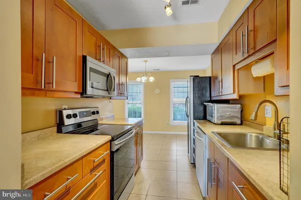 $2,900 | 6389 Fenestra Court, Unit 111C, Burke, VA 22015