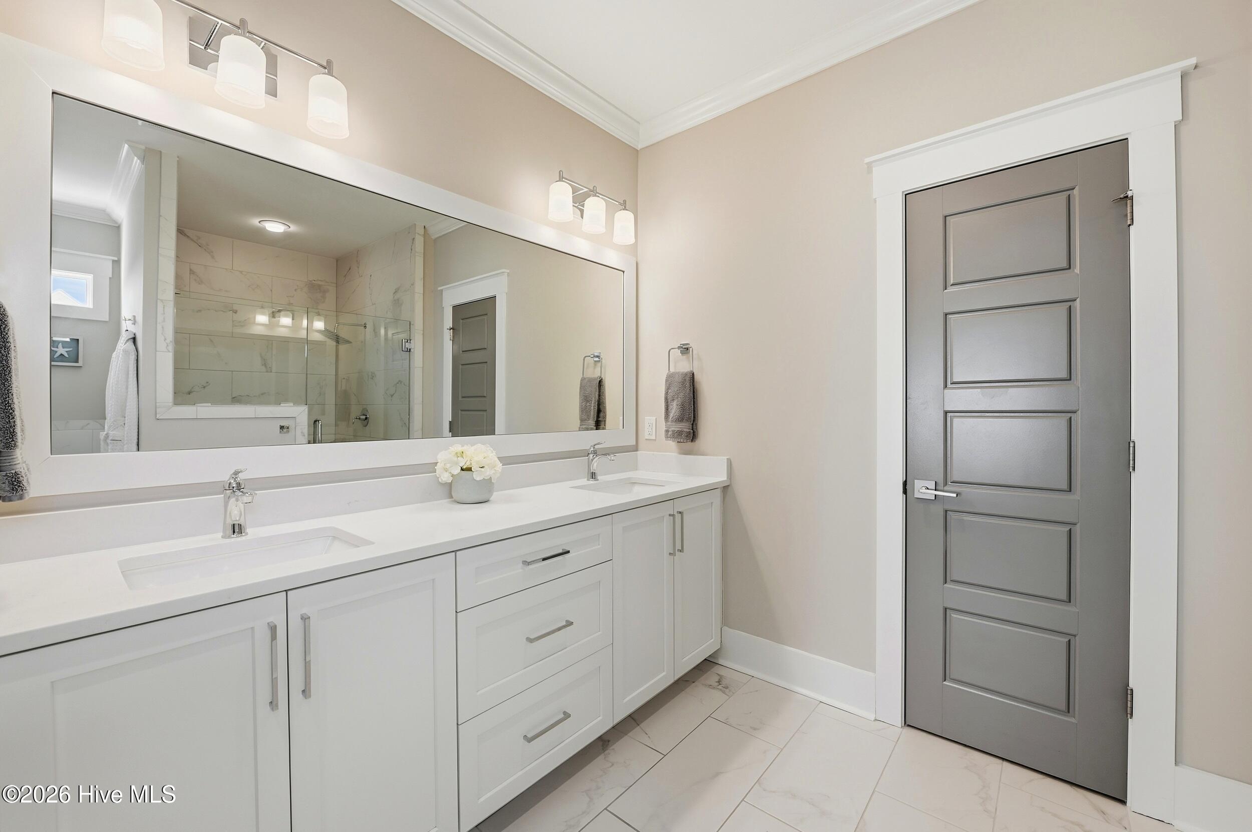 140 East Keel Road Hampstead, NC 28443 - Photo 16 of 50 Primary Suite Bathroom