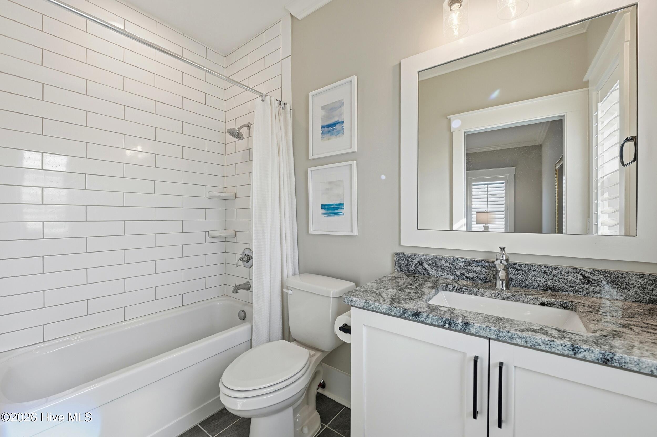 140 East Keel Road Hampstead, NC 28443 - Photo 21 of 50 Bedroom 2 Bathroom