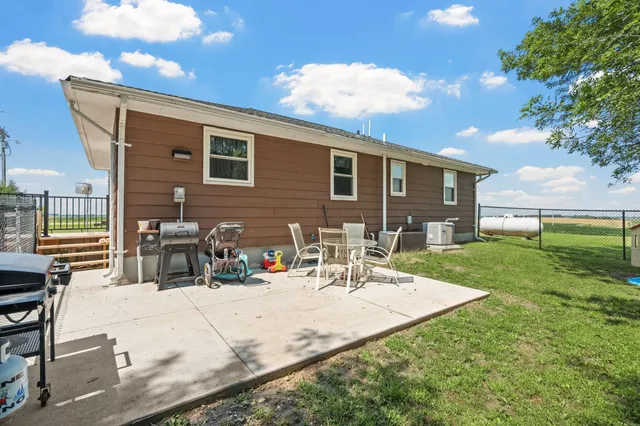 $298,500 | 11809 Southwest 72nd Avenue, Ellendale, MN 56026