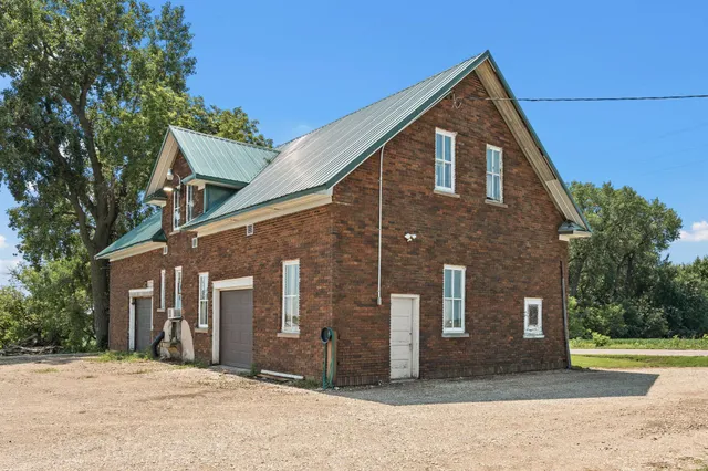 $298,500 | 11809 Southwest 72nd Avenue, Ellendale, MN 56026