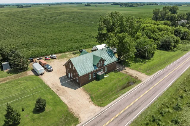 $298,500 | 11809 Southwest 72nd Avenue, Ellendale, MN 56026