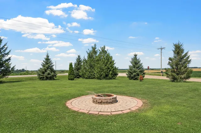 $298,500 | 11809 Southwest 72nd Avenue, Ellendale, MN 56026