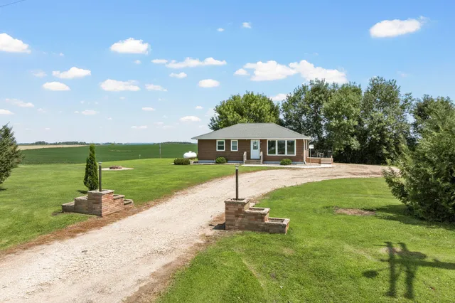 $298,500 | 11809 Southwest 72nd Avenue, Ellendale, MN 56026