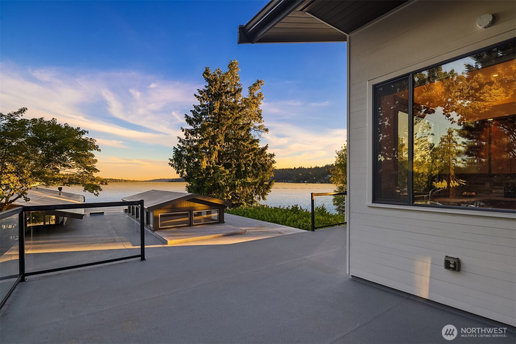 10929 Southeast Lake Road Bellevue, WA 98004 - Photo 34 of 40