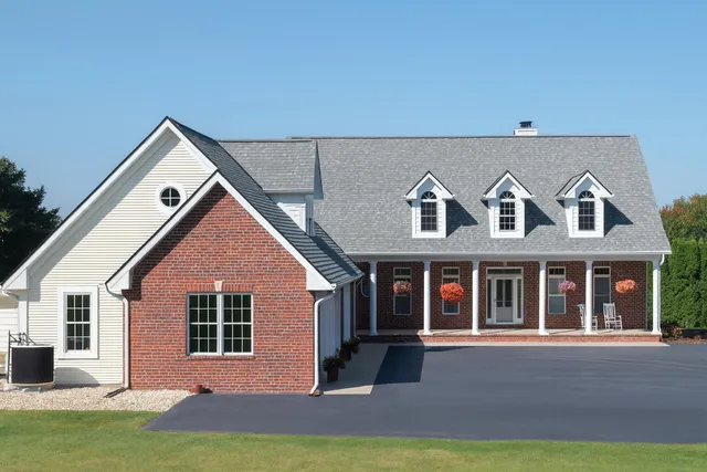 $1,050,000 | N42W33349 Glen View Court, Nashotah, WI 53058