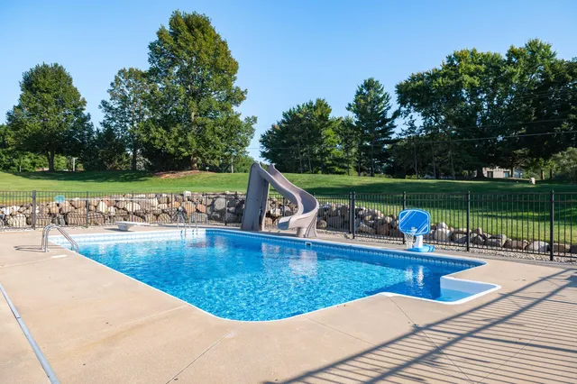 $1,050,000 | N42W33349 Glen View Court, Nashotah, WI 53058