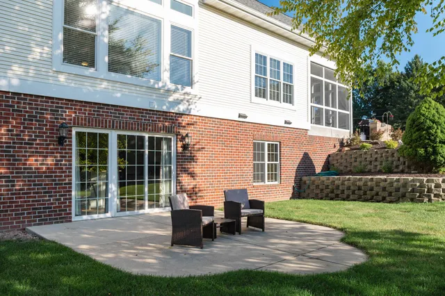 $1,050,000 | N42W33349 Glen View Court, Nashotah, WI 53058