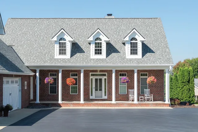 $1,050,000 | N42W33349 Glen View Court, Nashotah, WI 53058