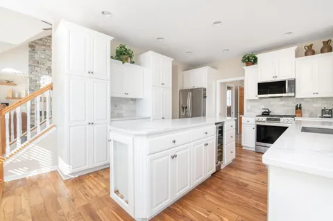 $1,050,000 | N42W33349 Glen View Court, Nashotah, WI 53058