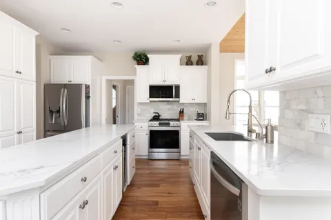 $1,050,000 | N42W33349 Glen View Court, Nashotah, WI 53058