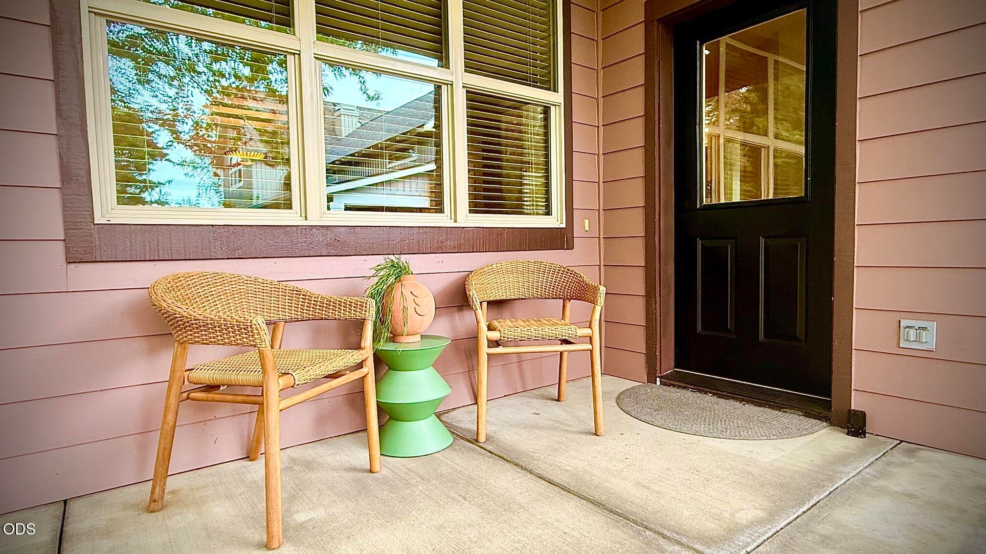 825 Northeast Wiest Way Bend, OR 97701 - Photo 3 of 59 Gallery Image 3