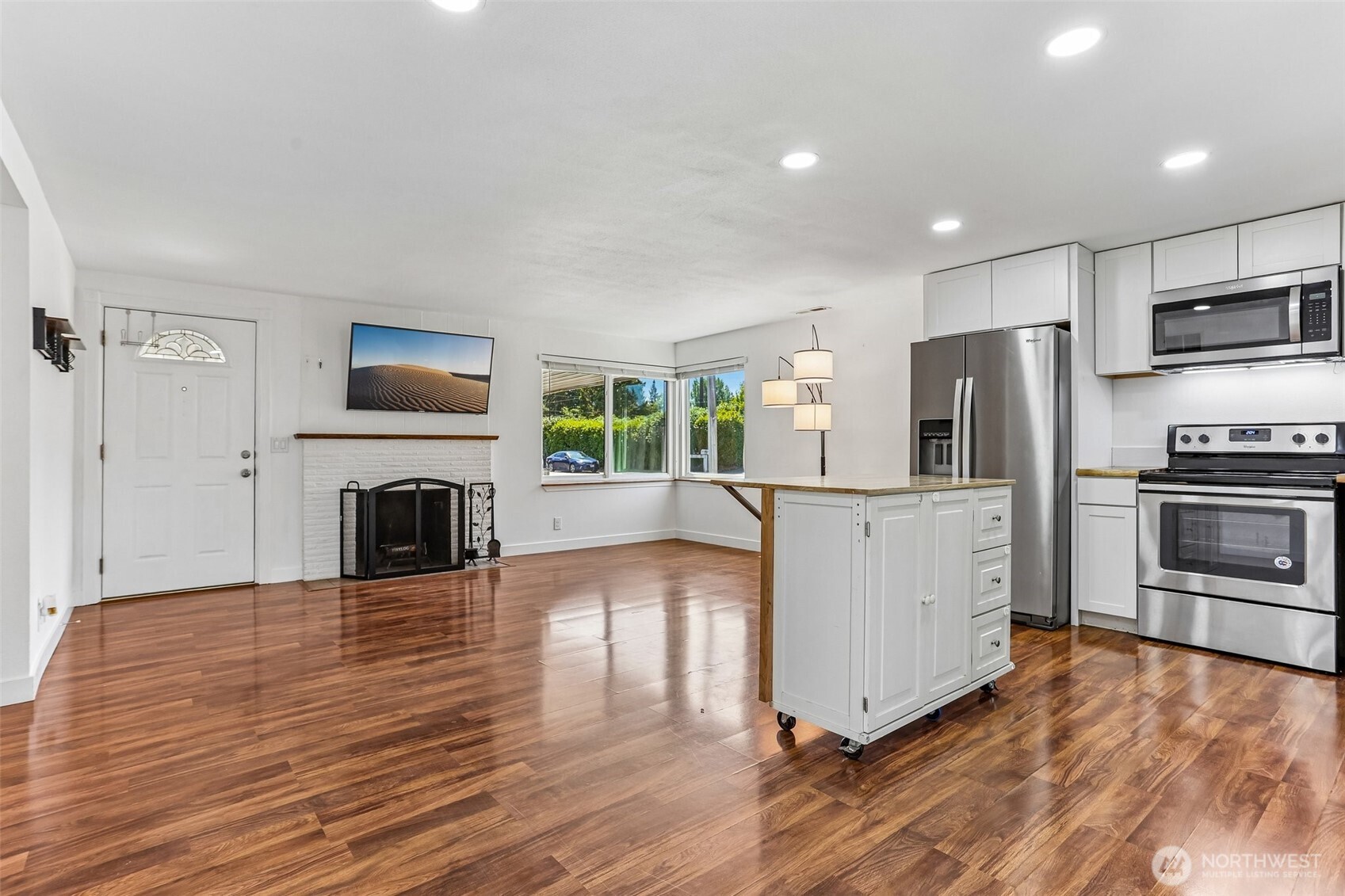 16966 121st Avenue Southeast Renton, WA 98058 - Photo 5 of 25