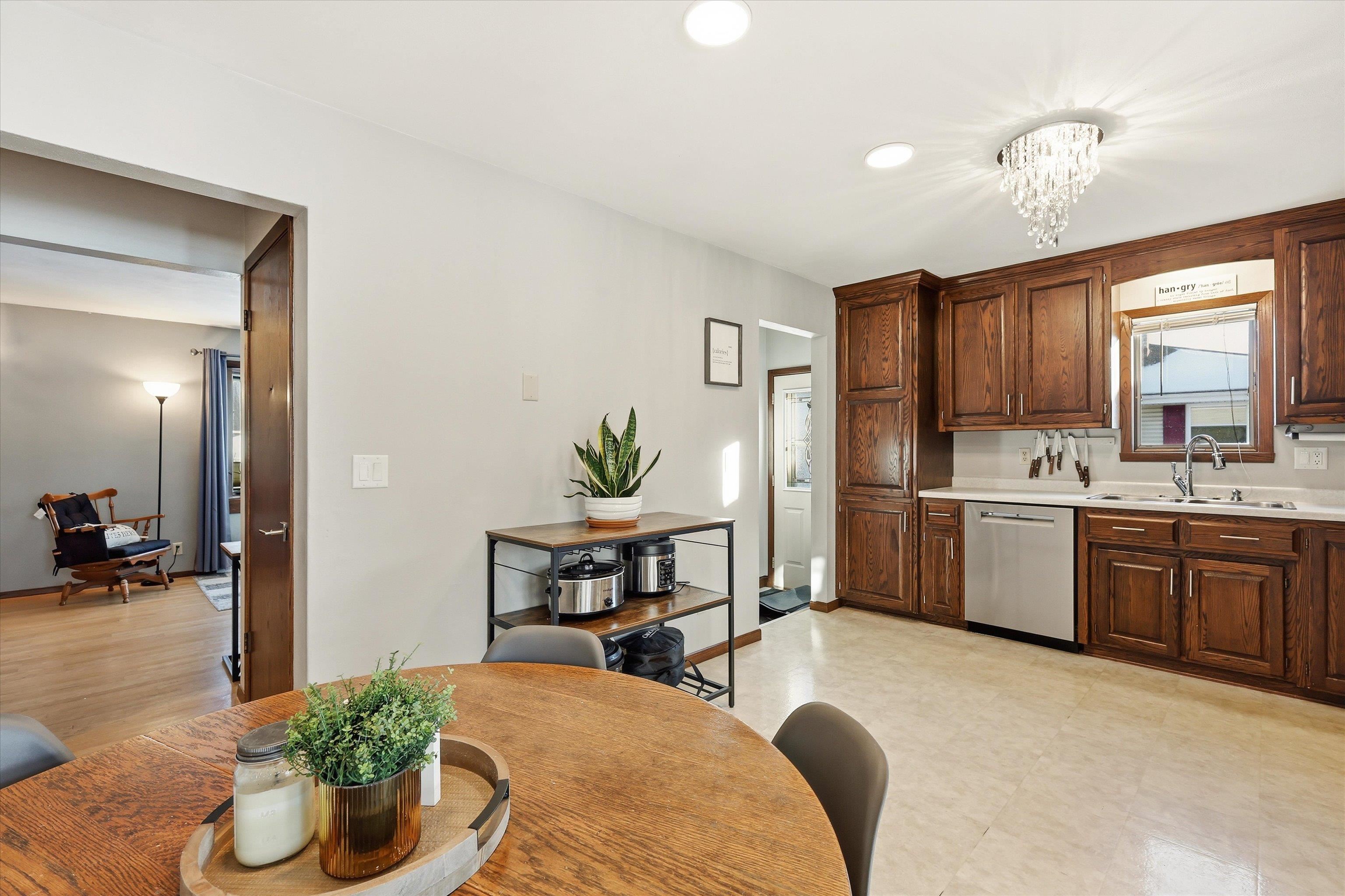 215 Lilac Lane Little Chute, WI 54140 - Photo 7 of 25