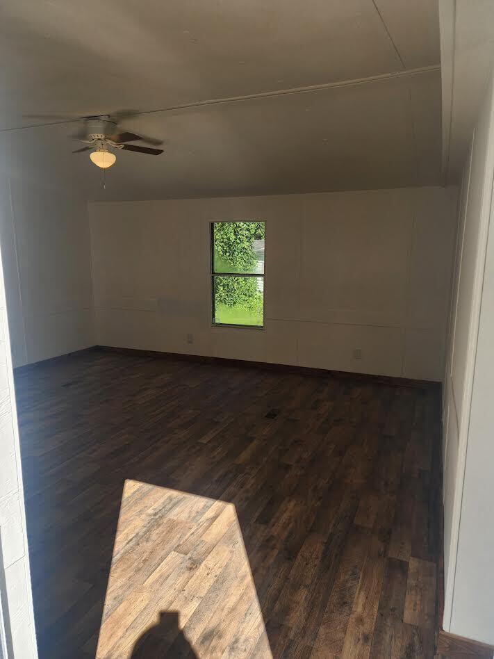 1066 Cloverhill Road Raven, VA 24639 - Photo 17 of 20 Living Room (2)