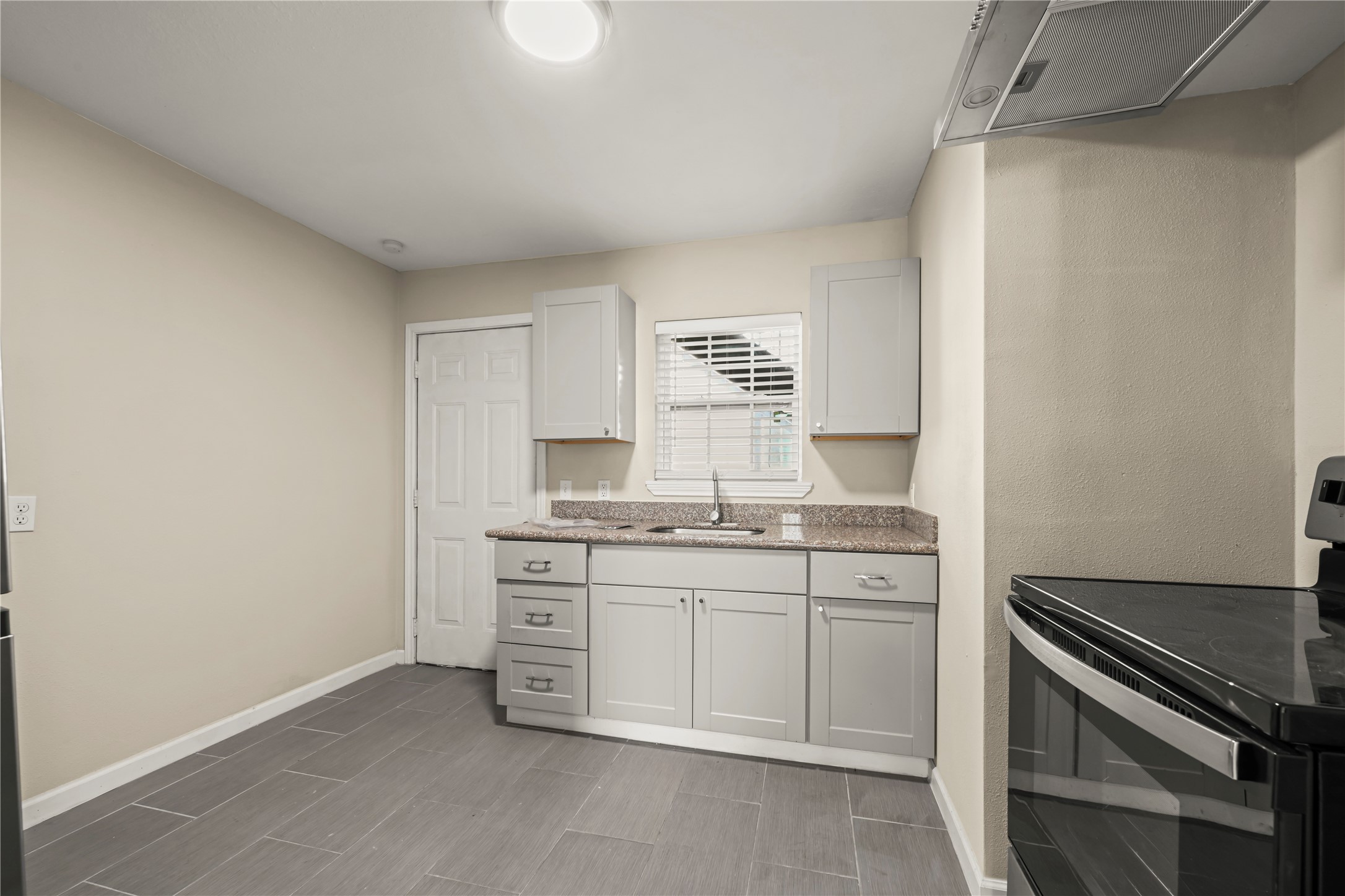 2803 Cleburne Street, Unit 2 Houston, TX 77004 - Photo 4 of 8