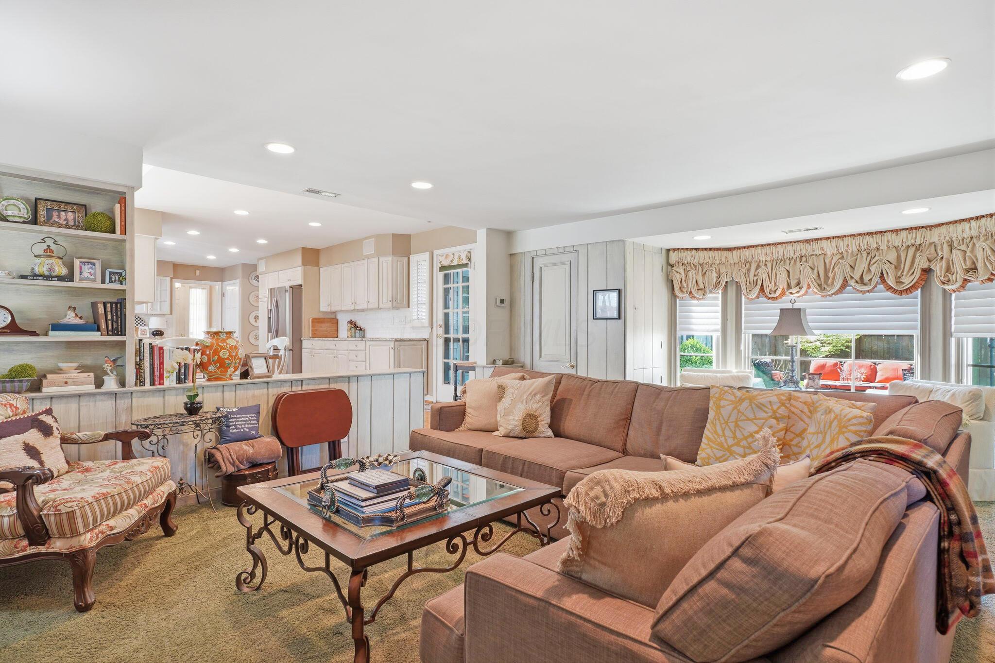 227 South Chesterfield Road Columbus, OH 43209 - Photo 14 of 77 Family Room